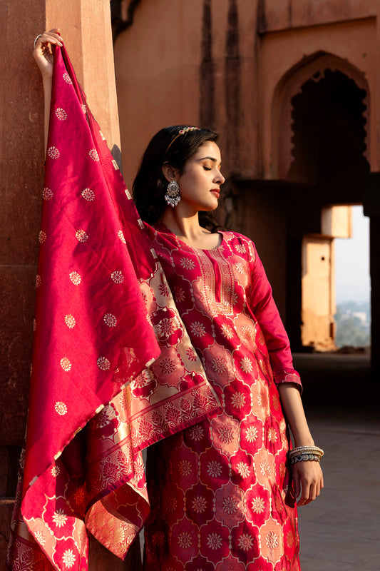 CHEERY PINK COLOURED TREDITIONAL WEAR KURTA SET