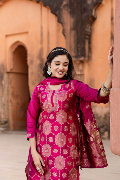 CHEERY PINK COLOURED TREDITIONAL WEAR KURTA SET