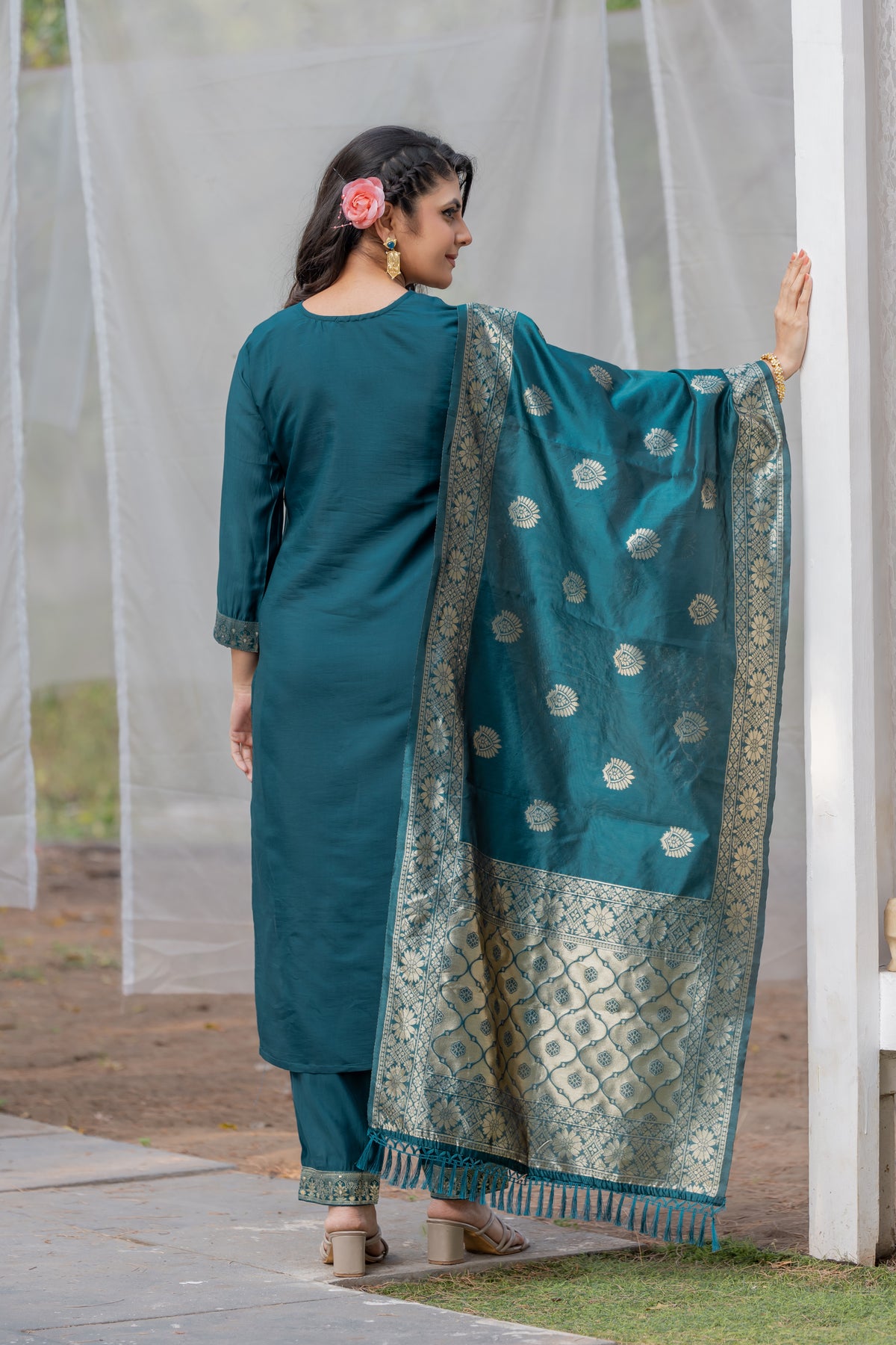 Women's Teal Rayon Slub Jacquard Straight Round Kurta Set