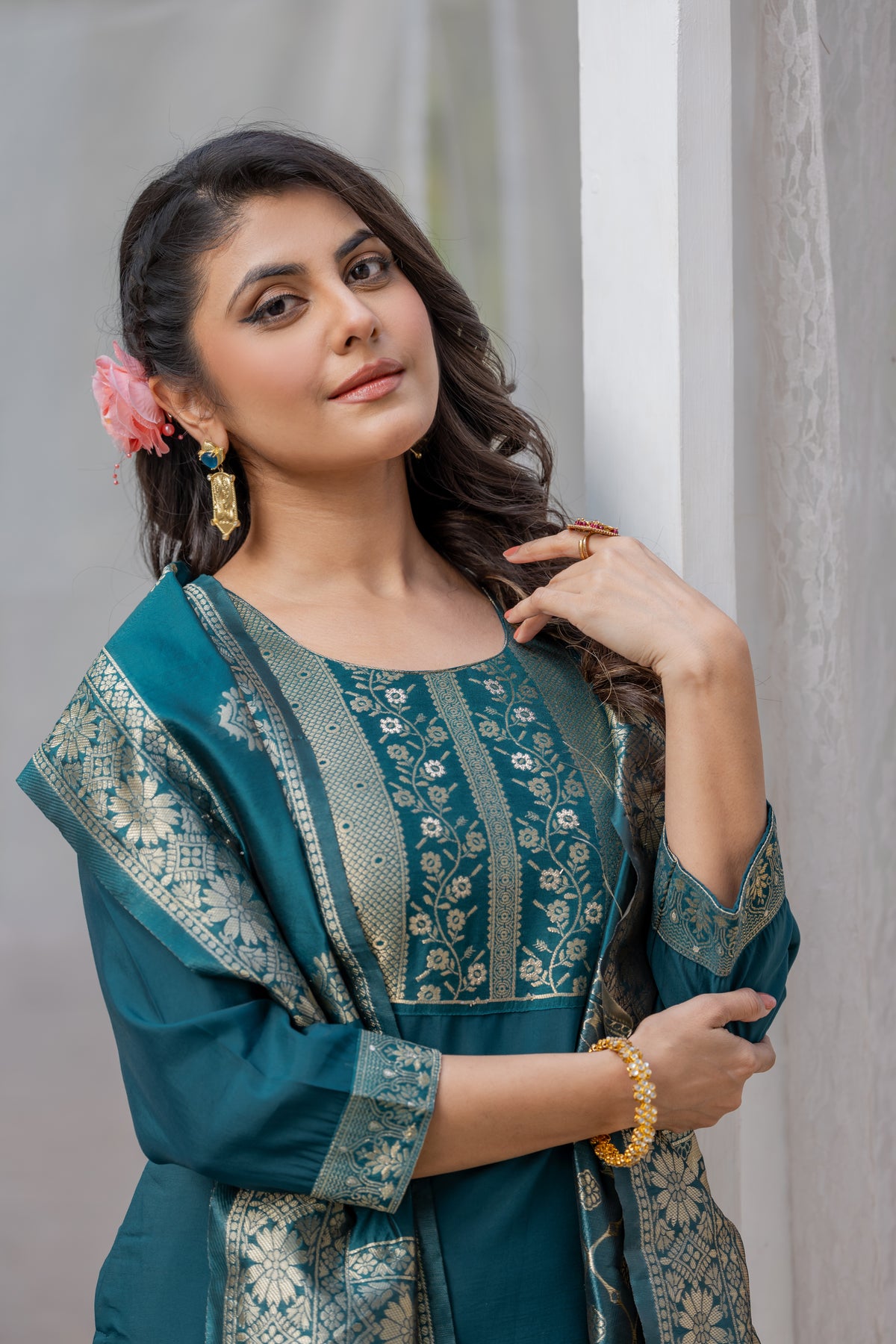 Women's Teal Rayon Slub Jacquard Straight Round Kurta Set